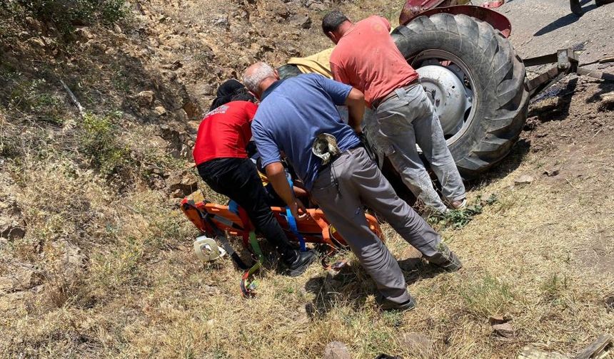 Traktör 30 metrelik şarampole uçtu: 1 ölü