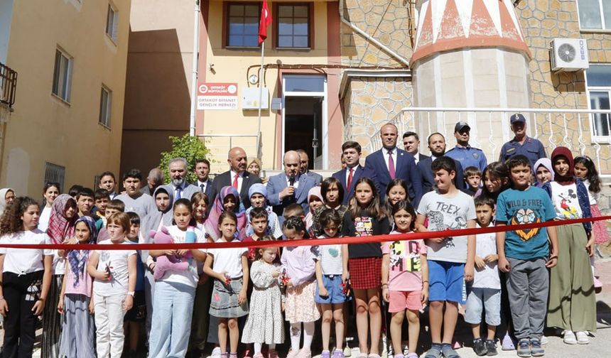 Ortaköy’e Gençlik Merkezi açıldı