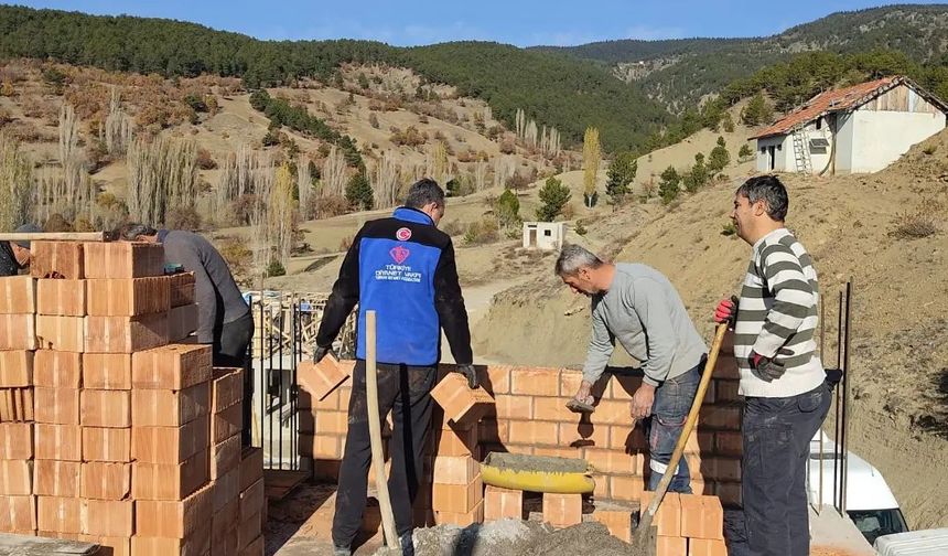 Yangında evini kaybedenlere  Müftülük ve TDV’den yardım