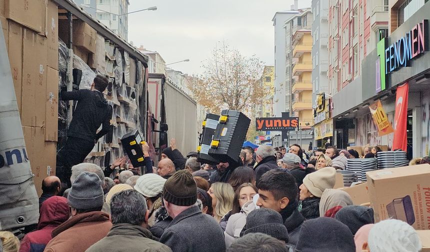 Çorum’da izdiham! İndirimi duyan koştu