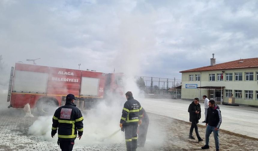 Alaca Belediyesi’nden öğrencilere yangın eğitimi