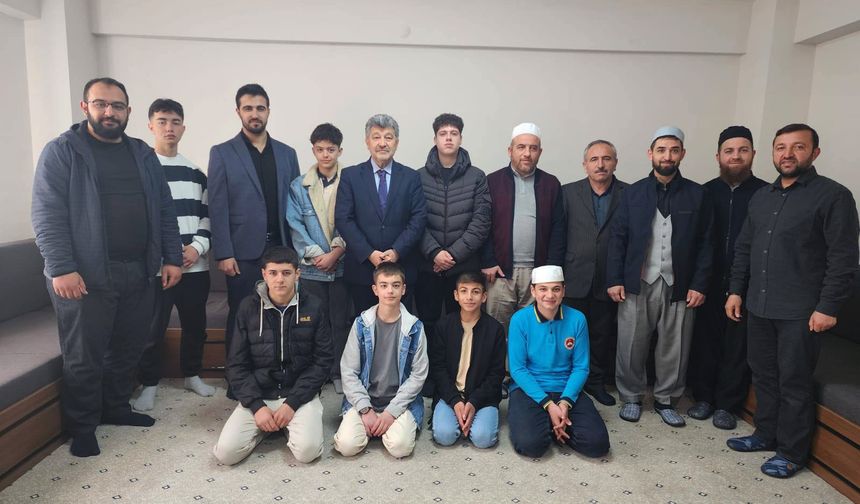 Sungurlu’da ezbere mukabele  okuyan hafızlar ödüllendirildi