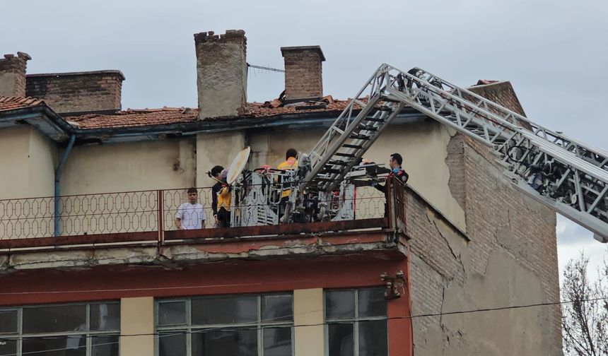 Şakalaşırken yaralanan genç için ekipler seferber oldu