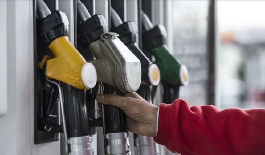 Benzine bu gece yarısı bir büyük indirim daha geliyor