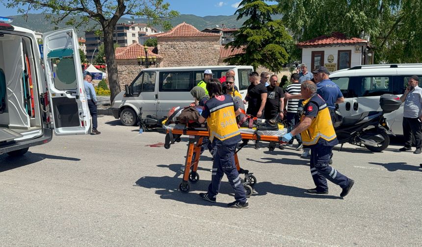Motosikletin çarptığı yaya öldü