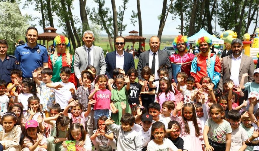 Alaca'da minik öğrenciler doyasıya eğlendi