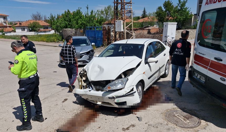 İki otomobil çarpıştı: 8 yaralı