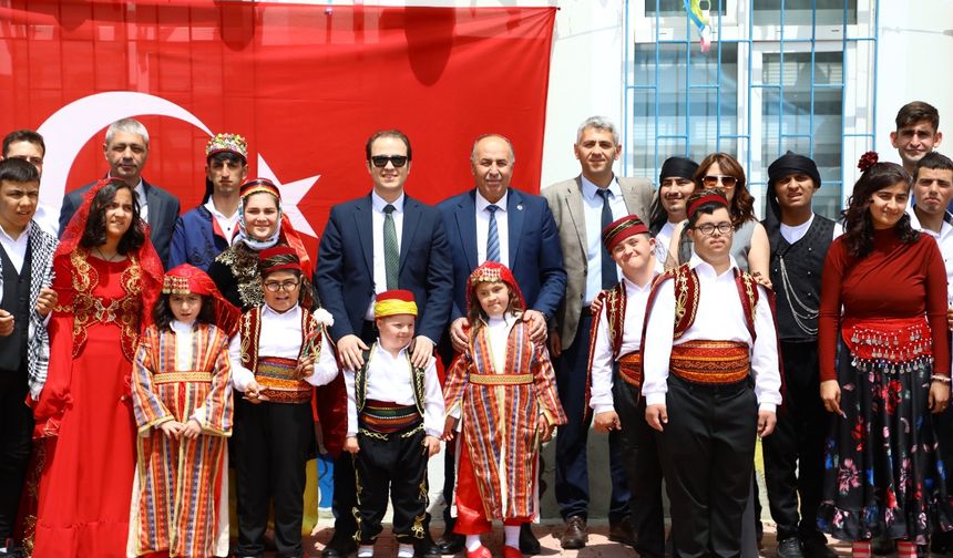 Özel öğrencilerden duygusal gösteri