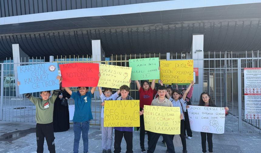 Öğrenciler "Annemle İlk Maçım Projesi" ile stadyumda maç izledi