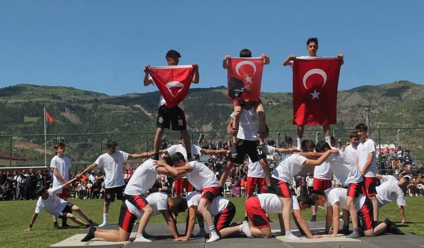 “Gençlik geleceğimiz”