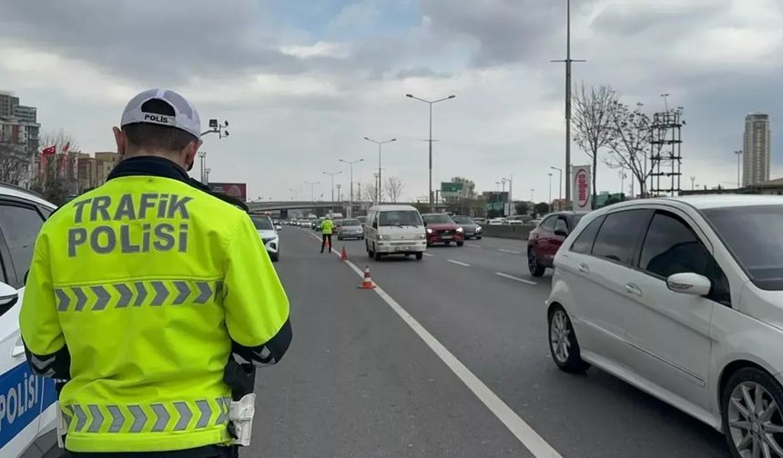 Trafikte yeni düzenleme! Bunu yapan sürücüye hapis cezası geliyor!