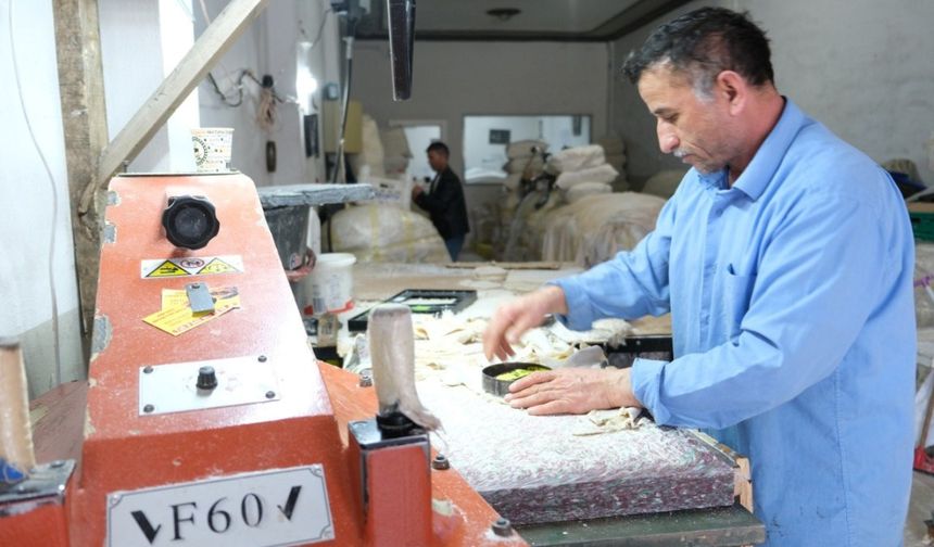 Erzincan'da üretiliyor, Çorum'da satılıyor!