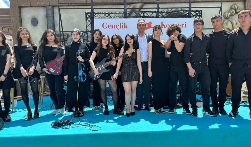 Öğrencilerden gençlik konseri