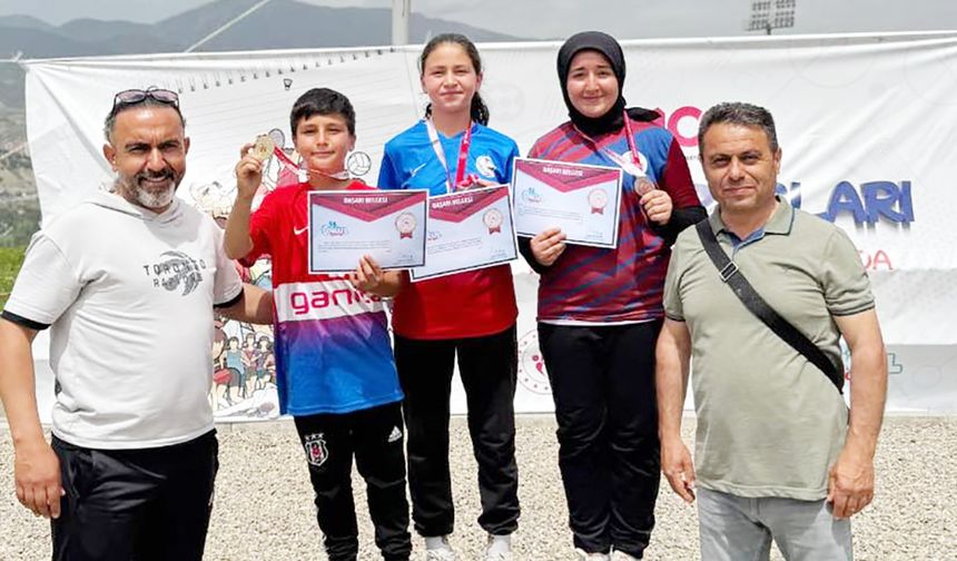 Boccede 3 öğrenci finale adını yazdırdı