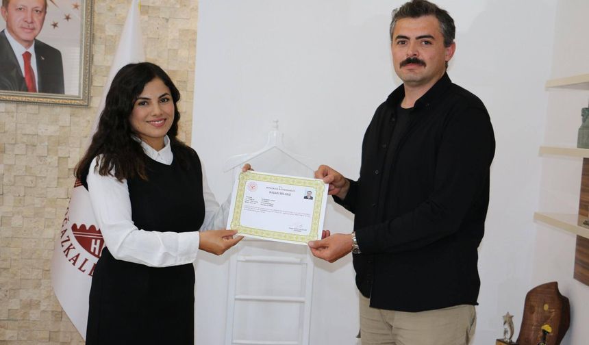 Emine Karataş Yıldız’dan  personeline başarı belgesi
