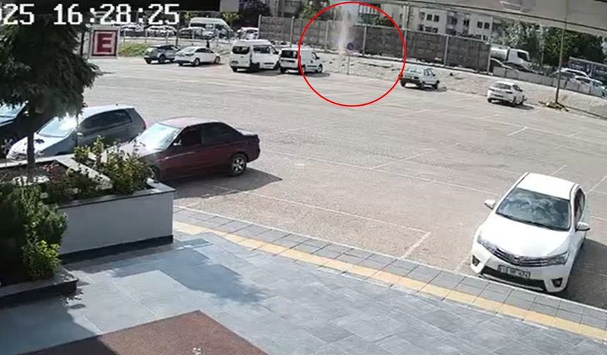 Çorum'da hortum: Park halindeki araçlar sarsıldı! İşte o anlar