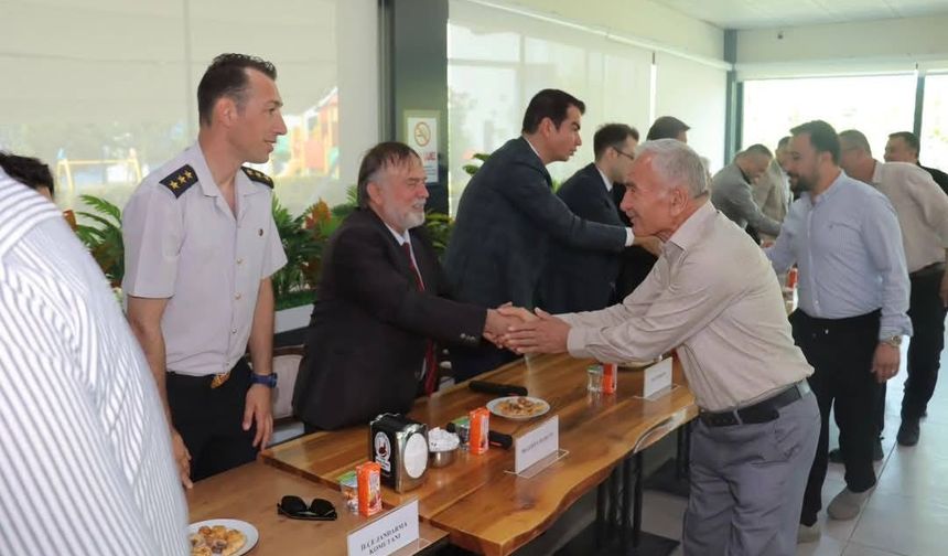 Sungurlu’da protokol  ve vatandaş bayramlaştı