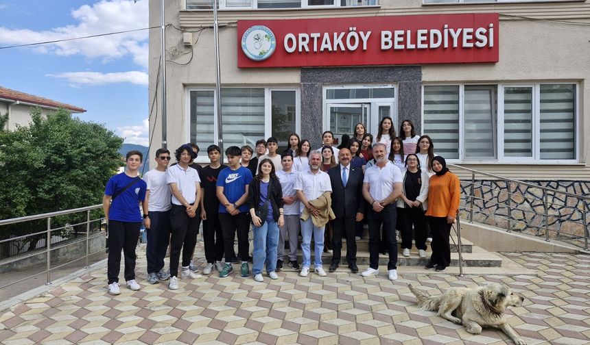 Başöğretmen Anadolu Lisesi  öğrencileri Ortaköy’ü gezdi