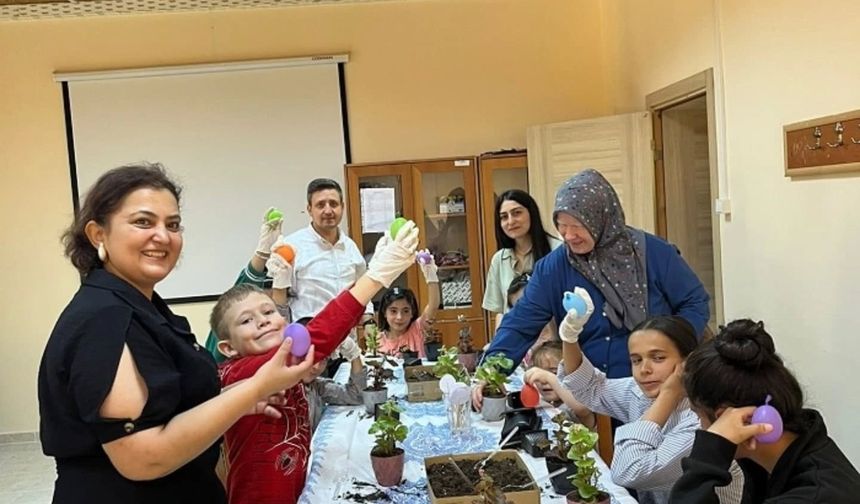 Özel bireylerin “Evimiz  Çiçekleniyor” etkinliği