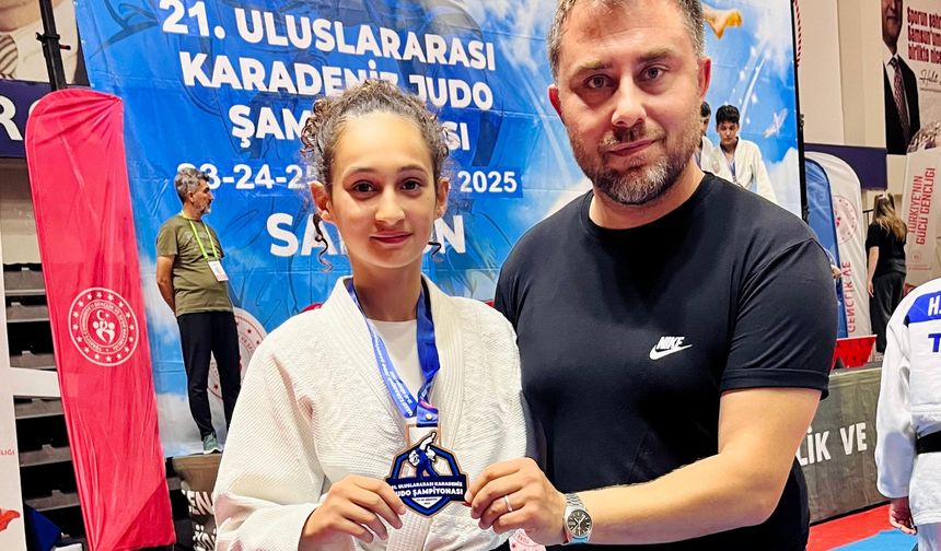 Judocu Aysima Karataş Karadeniz’de üçüncü