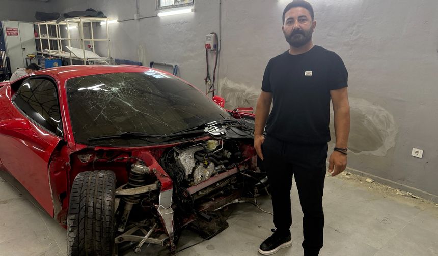 17 milyon liralık  Ferrari ile kaza yaptı