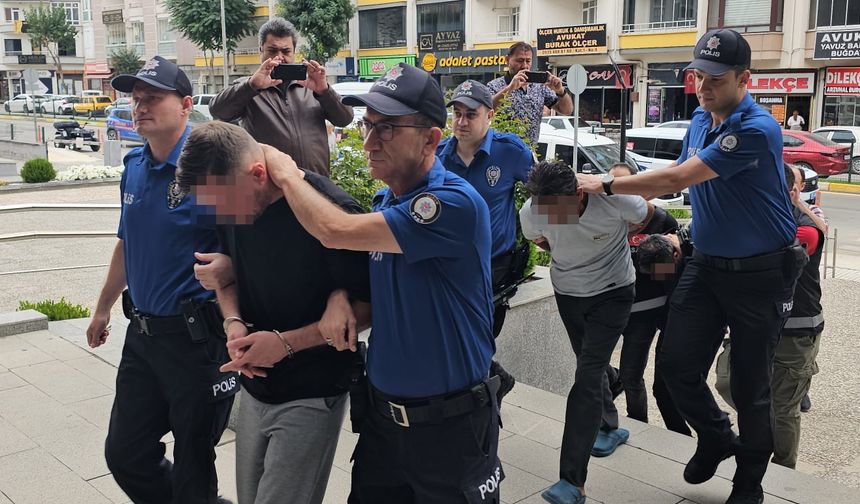 FETÖ'yü kullanarak 15 milyon dolandırdılar