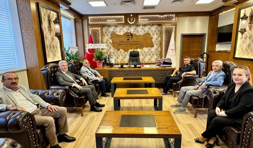 AK Parti’den Başhekime “hayırlı olsun” ziyareti