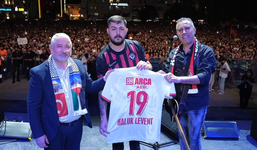 Haluk Levent’e Çorum FK forması