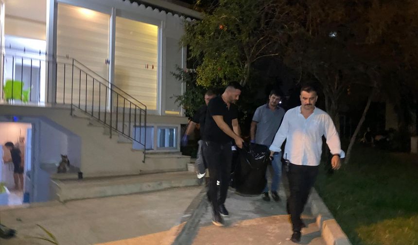 Eski karısını eşarbıyla ve yastıkla boğup polise teslim oldu