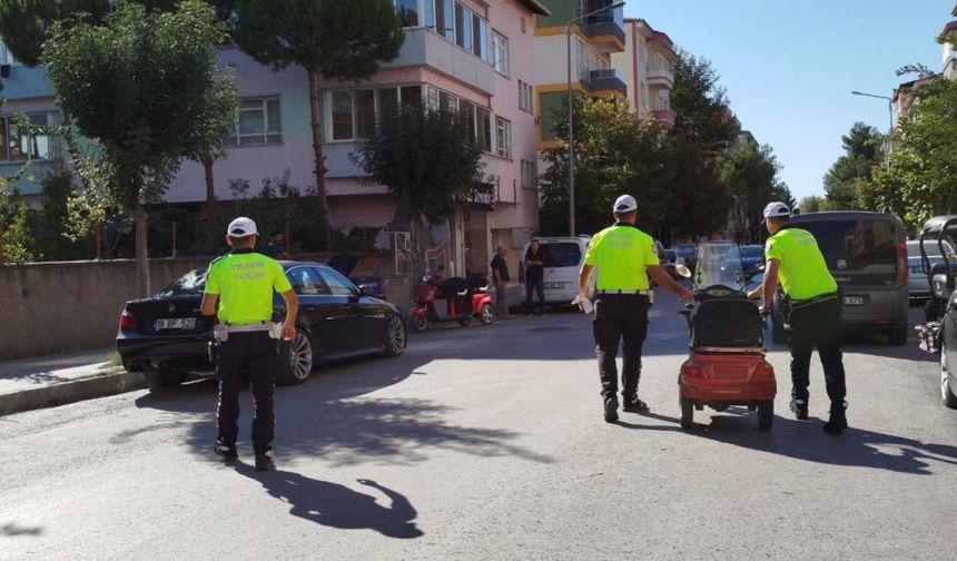 Trafik ekiplerinden sıkı denetim: 15 motosiklet trafikten men edildi