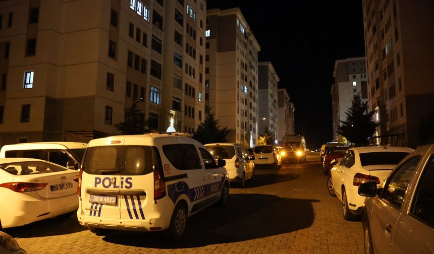 Üniversiteli genç evinde ölü bulundu