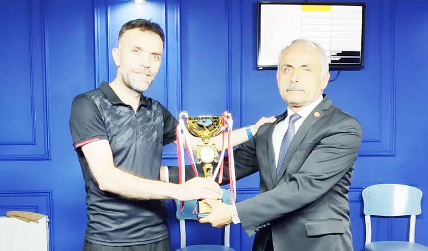 3 Bant Bilardo İl Birinciliği'nde şampiyon Yurt oldu