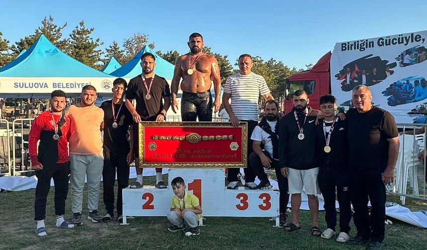 Suluova Yağlı Güreşlerinde altın kemer Bekir Eryücel’in
