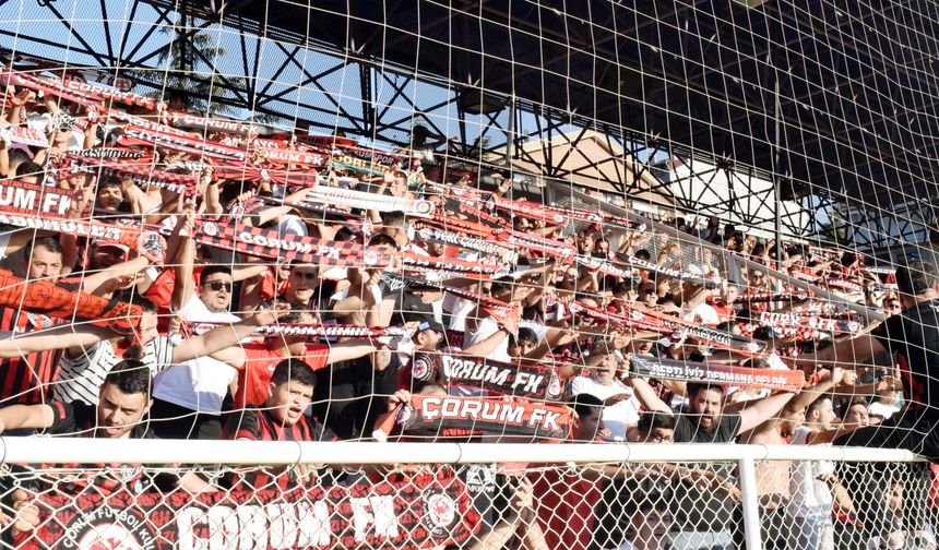 Çorum FK’lı taraftarlar Aktepe Stadı’nı inletti