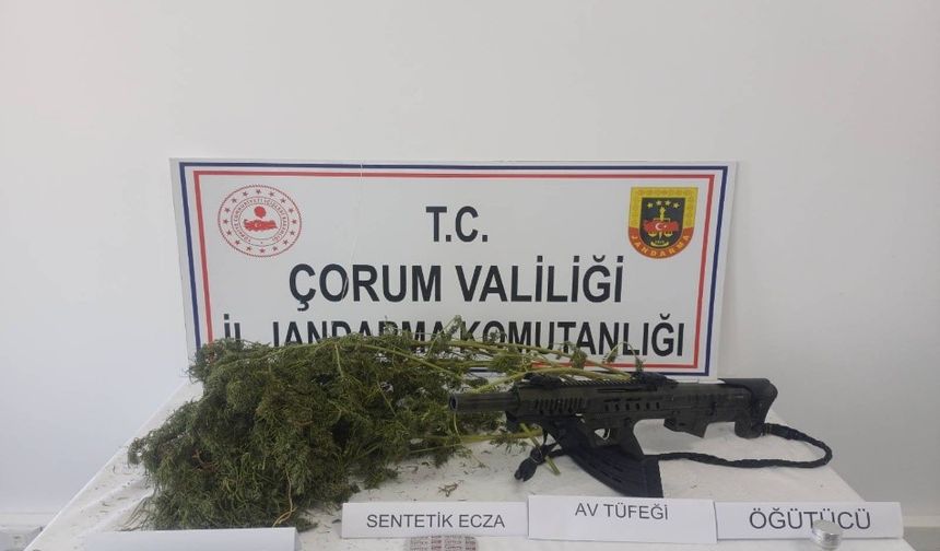 Jandarma uyuşturucu  tacirlerine göz açtırmıyor