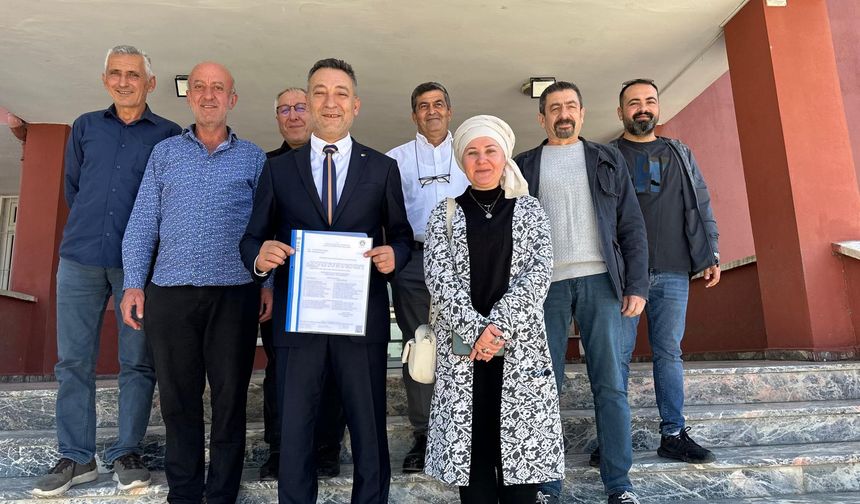 CHP Kargı İlçe Başkanı  Çelik mazbatasını aldı