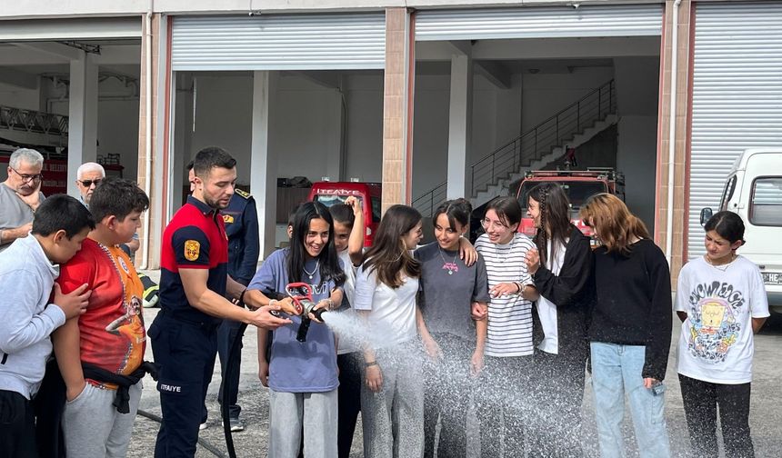 Osmancık'ta öğrenciler  itfaiyecilik mesleğini deneyimledi