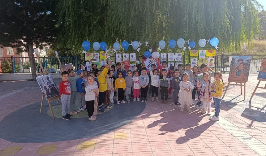 Minik yüreklerden  Gazze’ye tam destek