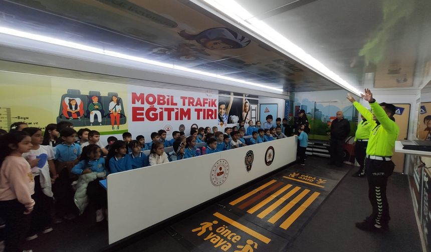400 öğrenciye trafik eğitimi