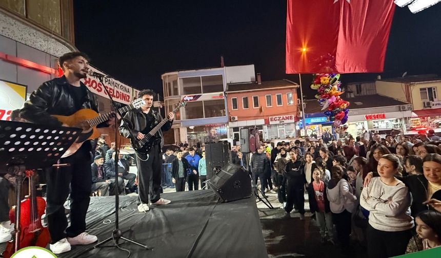 Cumhuriyet coşkusunu  Erkan Sonel’le yaşadılar