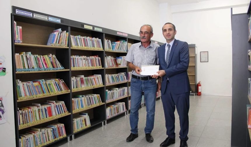 Kitap okuma ödülü aldılar