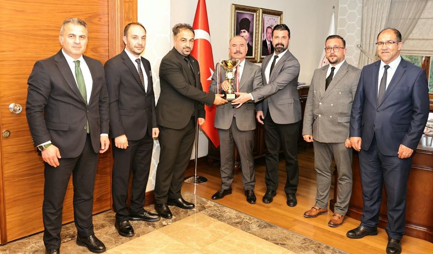 Çalgan şampiyonları makamında ağırladı