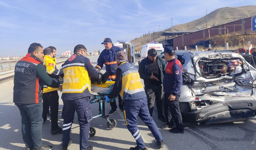 Kamyonla cipin çarpışması sonucu 5 kişi yaralandı