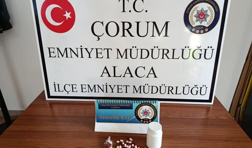 Polisin durdurduğu araçtan sentetik ecza hapı çıktı: 1 gözaltı