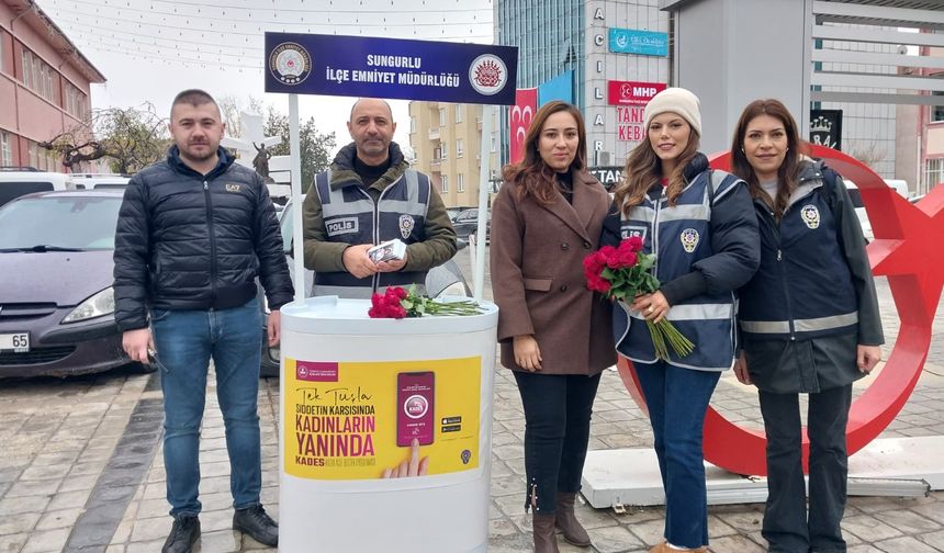 Sungurlu polisi kadınlara ‘KADES'i anlattı