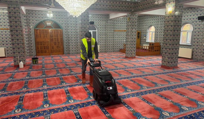 Sungurlu’da camiler  pırıl pırıl yapılıyor