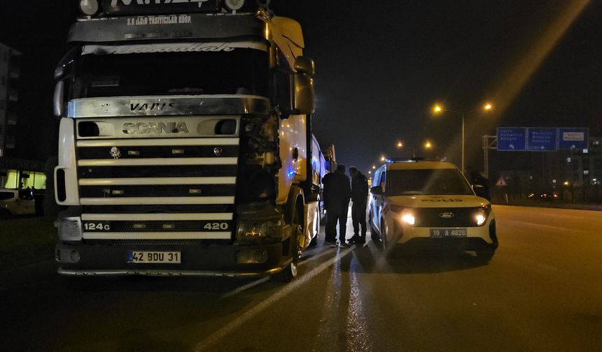 Çorum’da tırın çarptığı kadın hastanede hayatını kaybetti