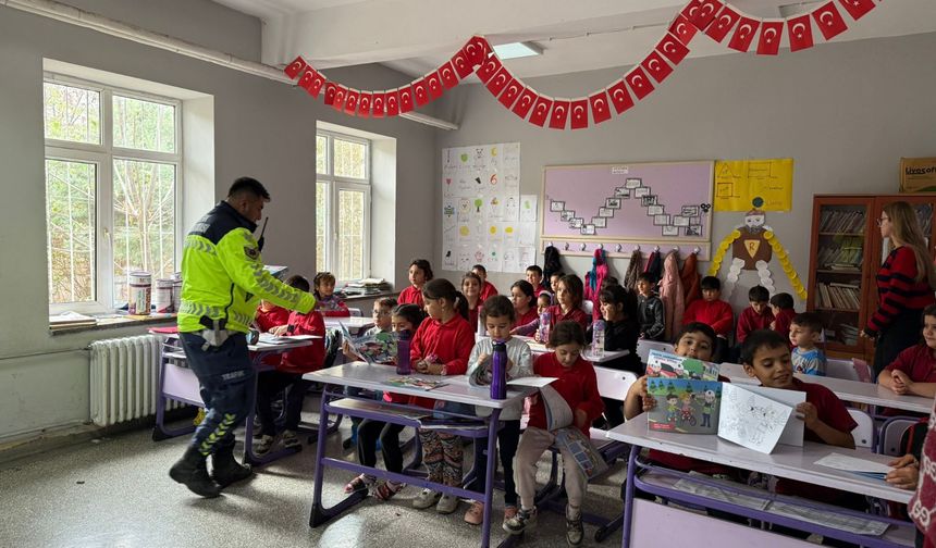 Kargı'da öğrencilere “Trafik Dedektifleri” eğitimi