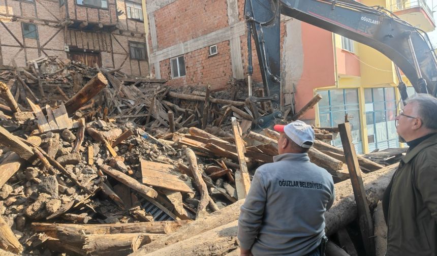 Metruk evin yıkımı yapıldı