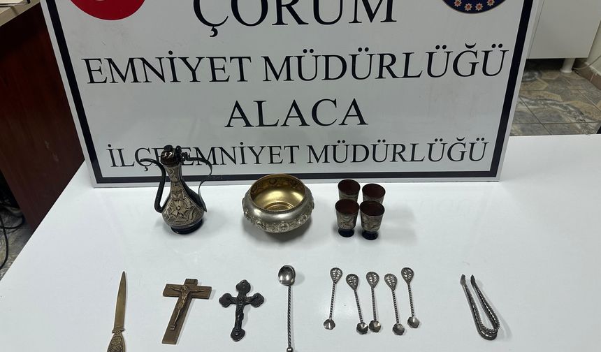Çorum'da tarihi eser kaçakçılığı operasyonu: 2 haç ele geçirildi, 1 şüpheli gözaltında